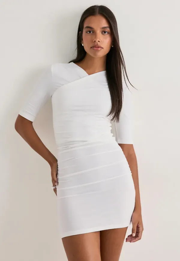 Nelly - Vit - Ruched Mini Wrap Dress