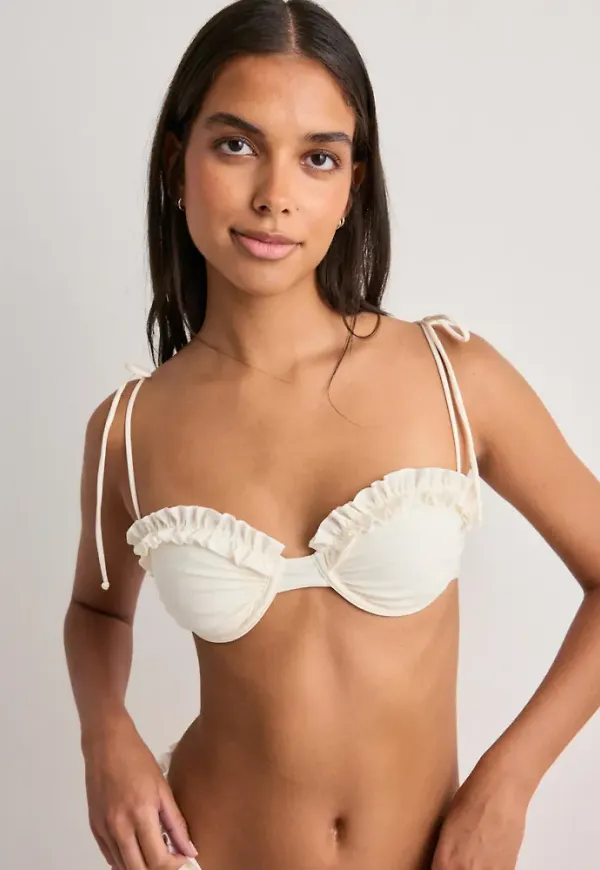 Nelly - Vit - Ruffle Bikini Balcony
