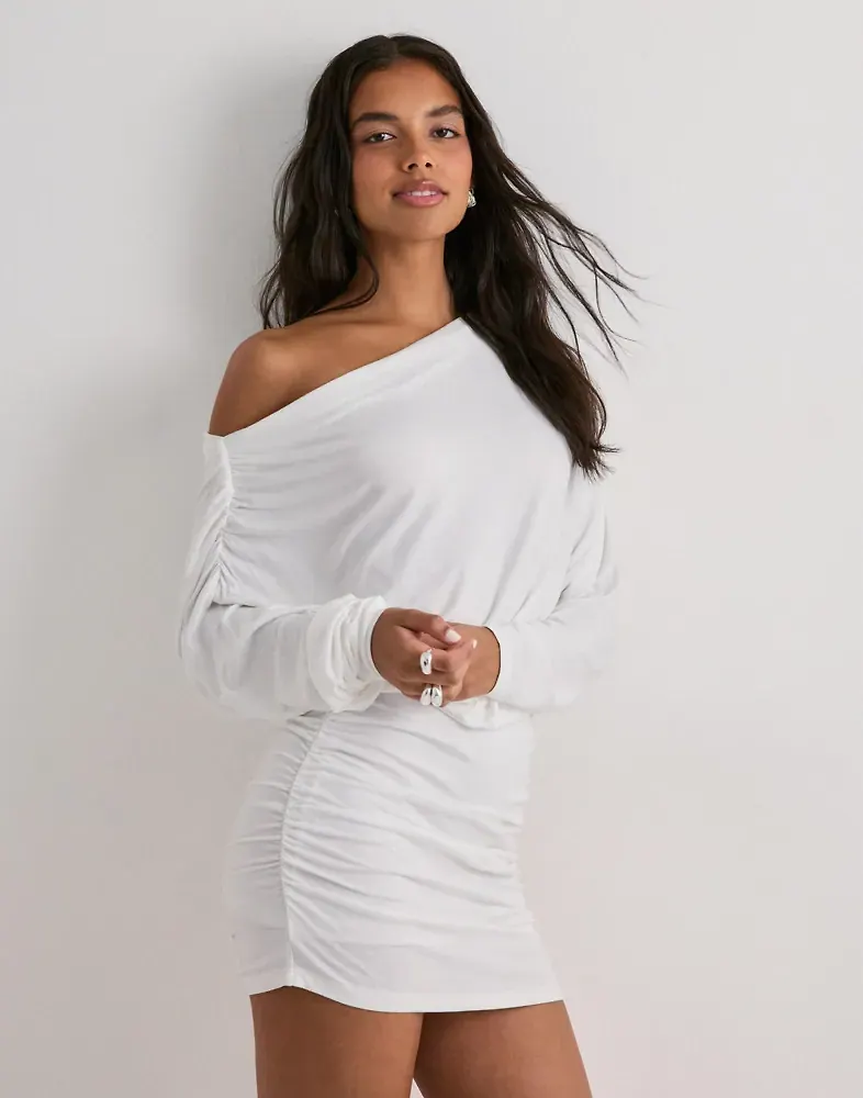Nelly - Vit - Slouchy Ruche Dress