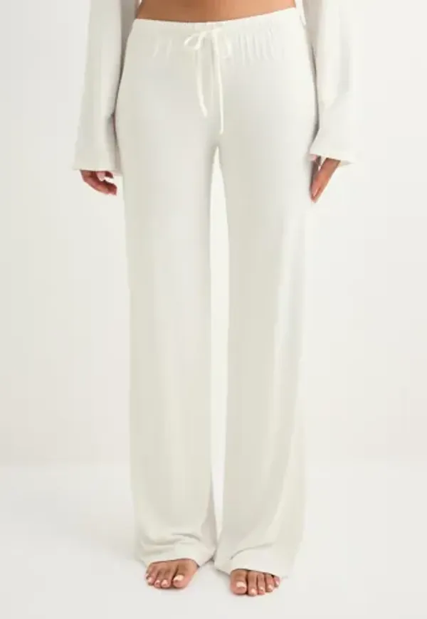 Nelly - Vit - Soft Chill Low Waist Pants
