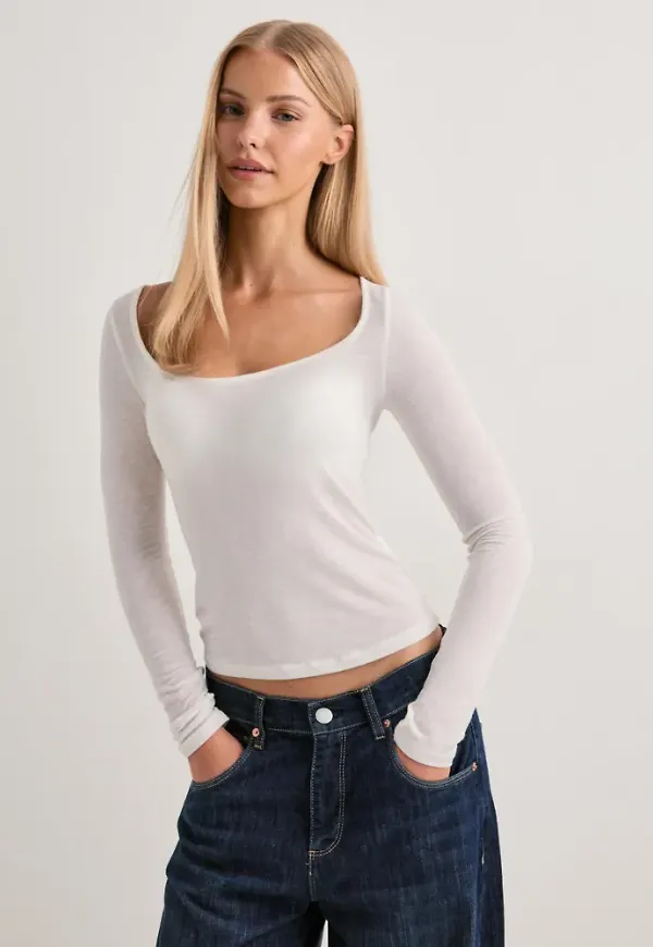 Nelly - Vit - Soft Wool Blend Scoop Top