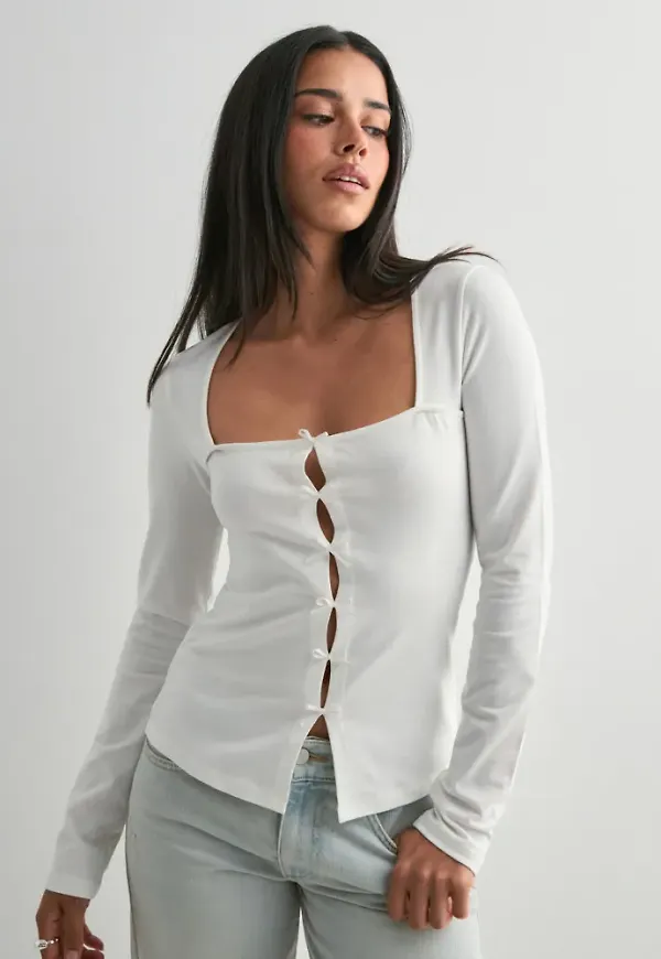 Nelly - Vit - Square Bow LS Top