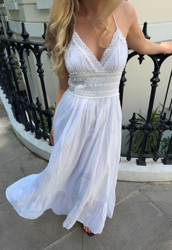 Nelly - Vit - That Extra Dress