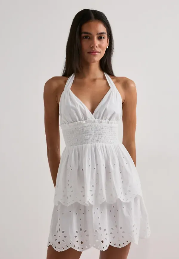 Nelly - Vit - Tied Embroidered Dress