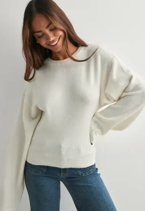 Nelly - Vit - Tight Waist Knit Sweater