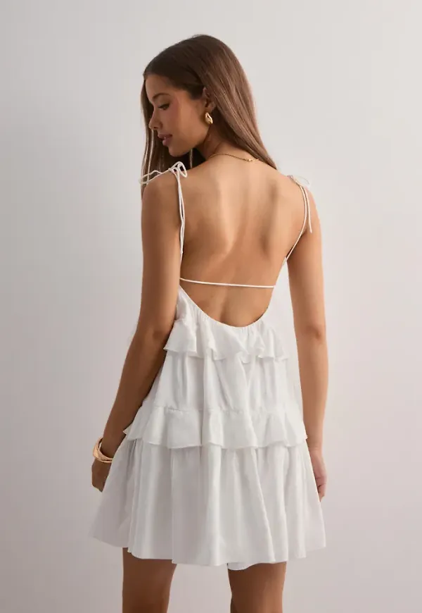 Nelly - Vit - Volume Flounce Dress