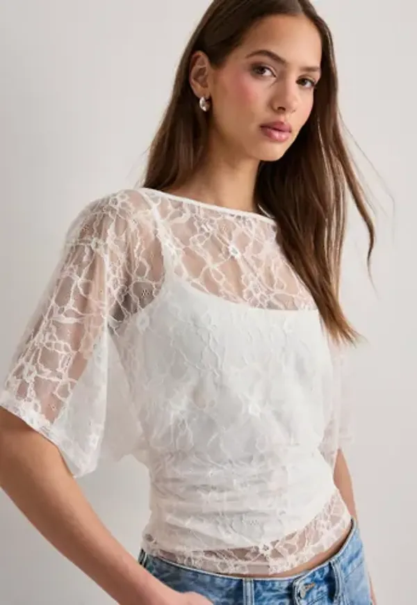 Nelly - Vit - Wide Sleeve Lace Top