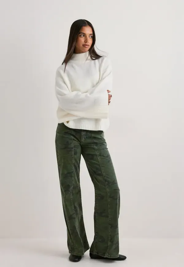 Nelly - Vit - Wide Sleeve Polo Knit Sweater