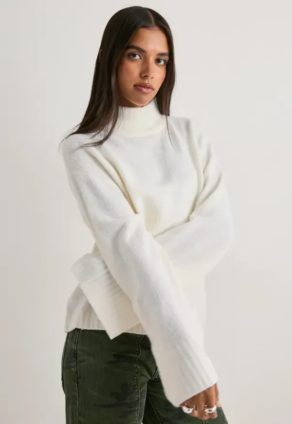 Nelly - Vit - Wide Sleeve Polo Knit Sweater