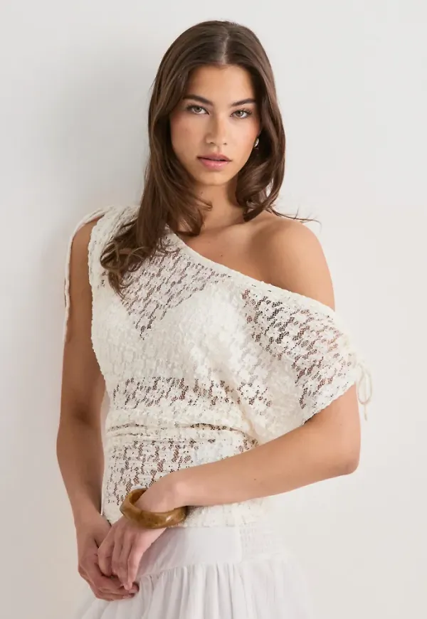 Nelly - Vit - Wonderful Lace Shoulder Top