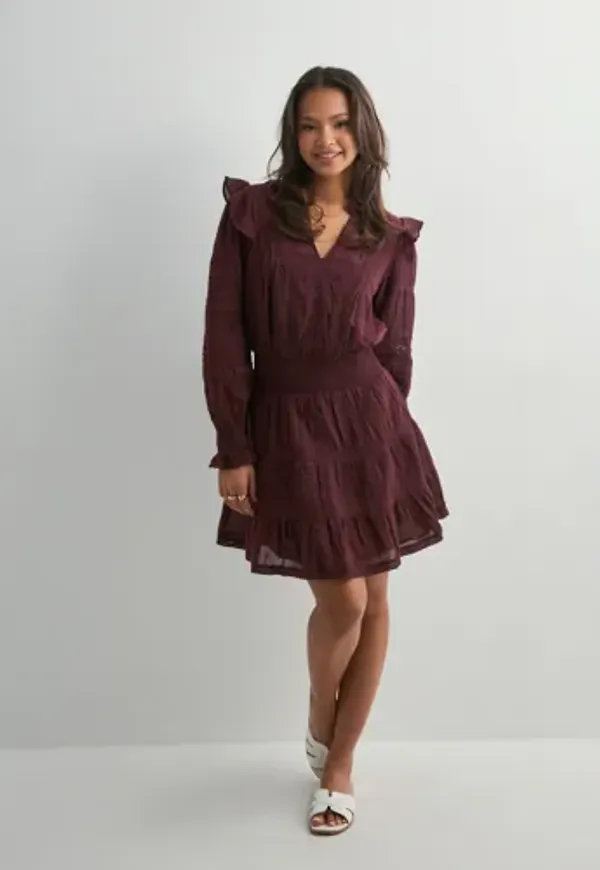 Neo Noir - Röd - Aran S Voile Dress
