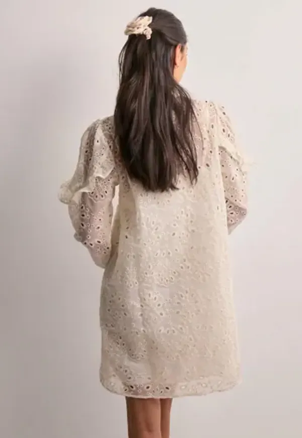 Neo Noir - Vit - Abby Embroidery Dress