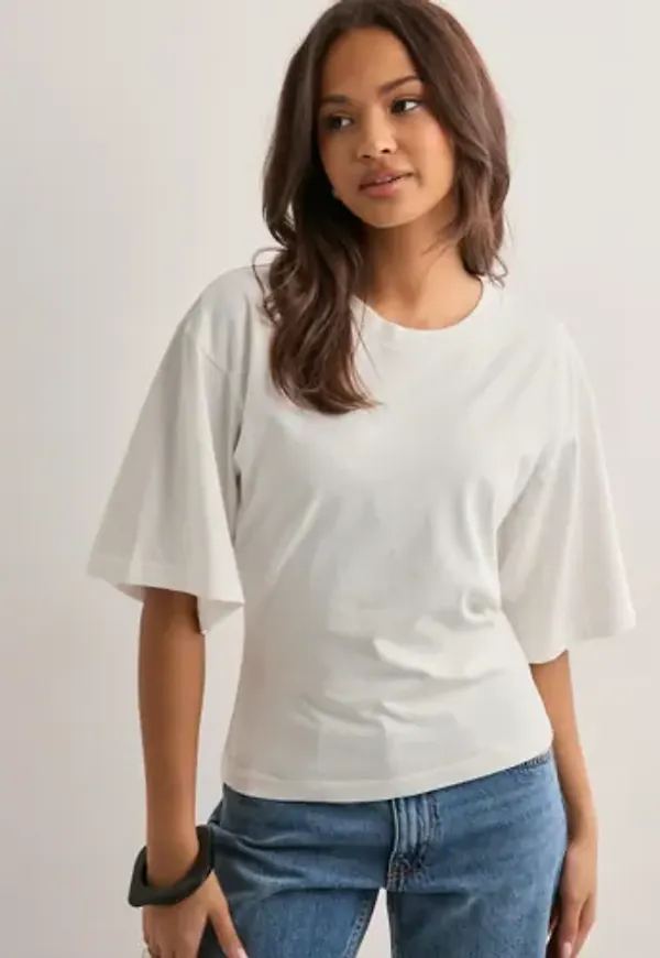 Neo Noir - Vit - Asha Boxy Tee