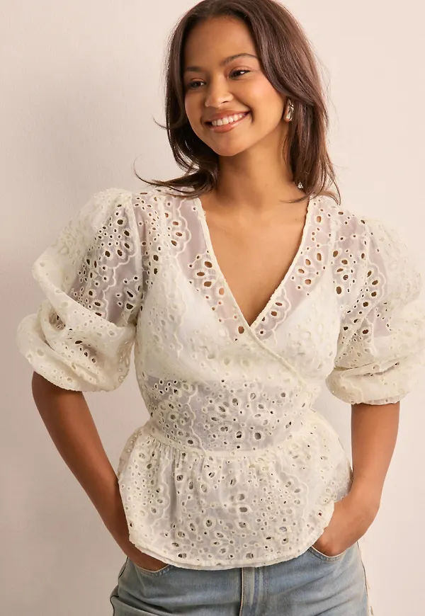 Neo Noir - Vit - Mira Wrap Blouse