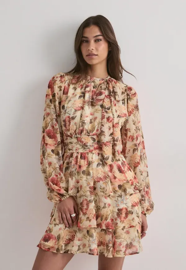 Neo Noir - Blommig - Mio Vintage Flower dress