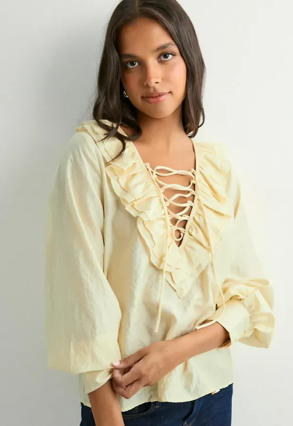 Neo Noir - Gul - Katarina Crepe Ruffle Blouse