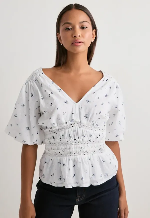Neo Noir - Vit - Sapura Flower Dobby Blouse