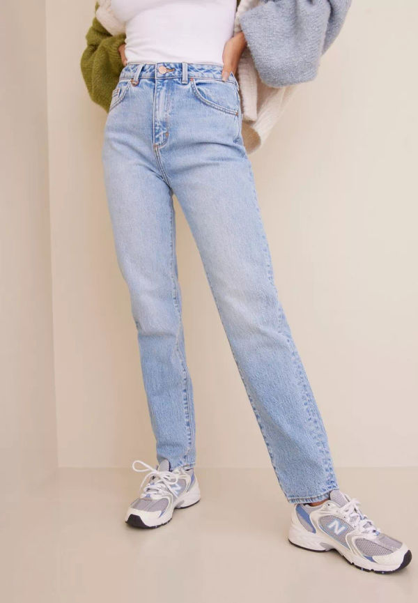 Neuw - High waisted jeans - Zero Jemima - Lola Mom - Jeans