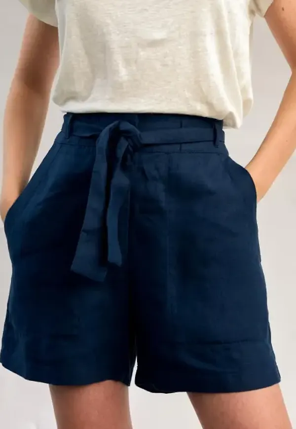 Nicolina Shorts