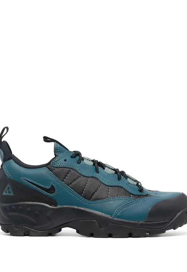 Nike ACG Air Mada låga sneakers - Svart