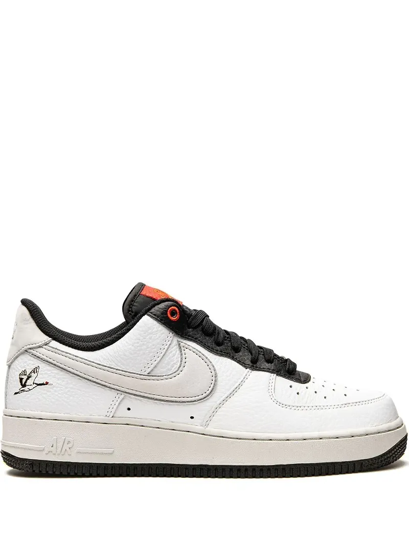 Nike Air Force 1 låga sneakers med snörning - Vit