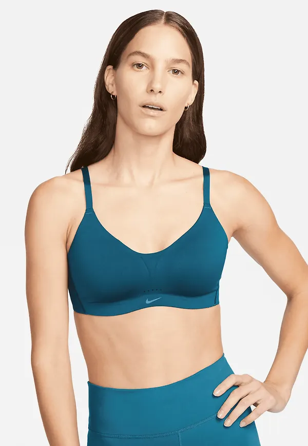 Nike Alate Minimalist