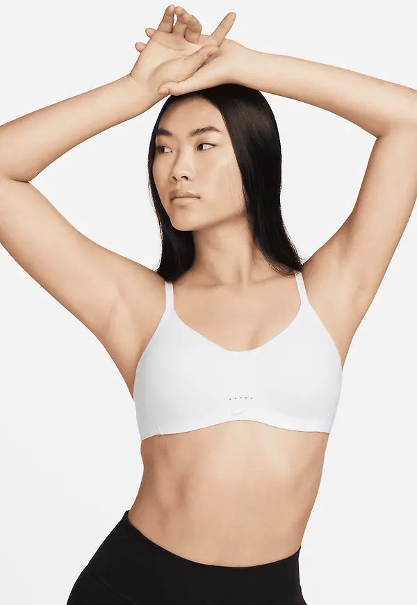 Nike Alate Minimalist
