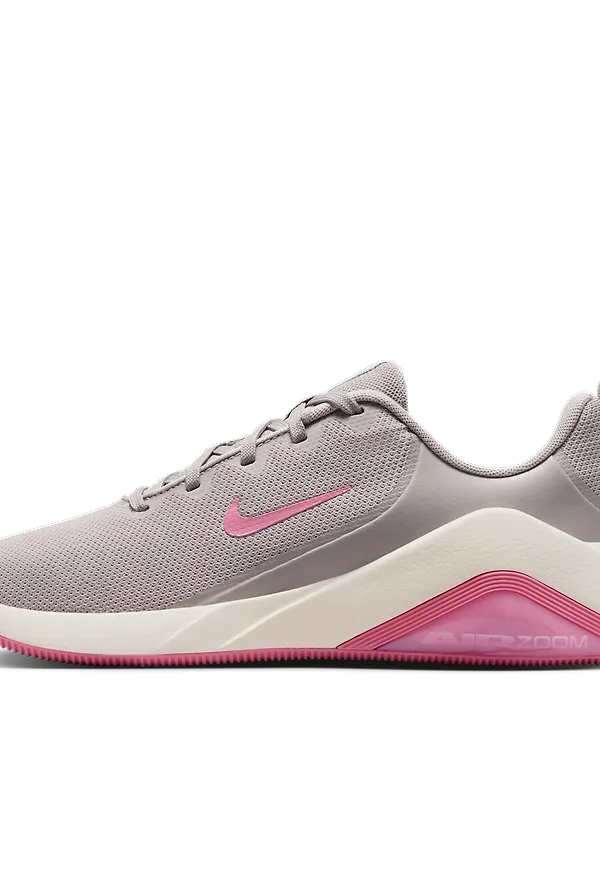 Nike Bella 7