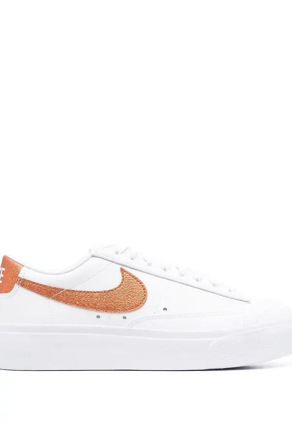 Nike Blazer låga platåsneakers - Vit