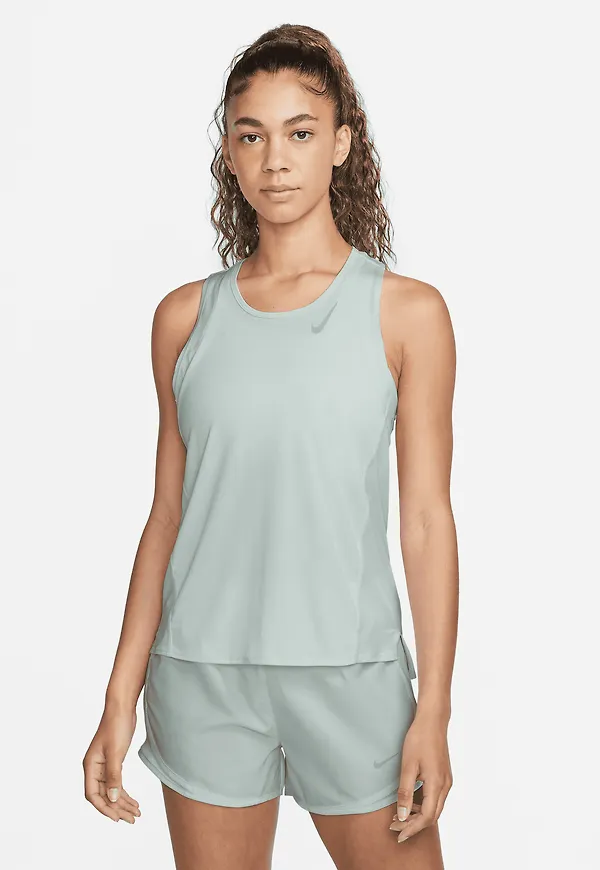 Nike Dri-FIT Race