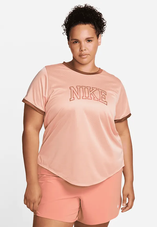 Nike Dri-FIT Swoosh