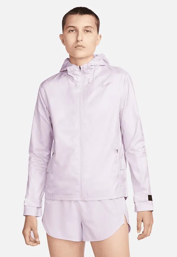Nike Essential