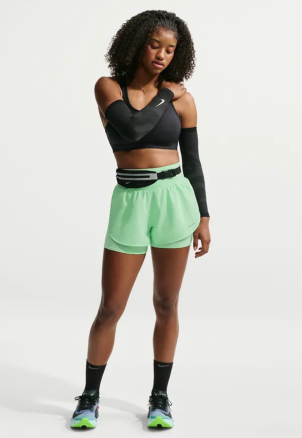 Nike Flow