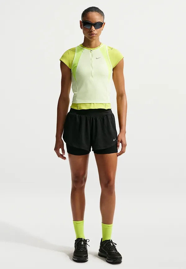 Nike Flow