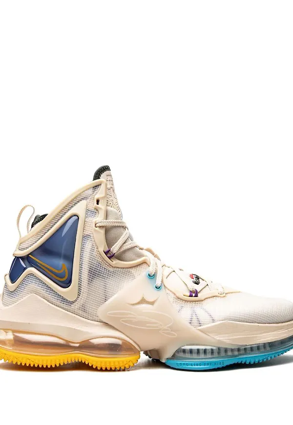 Nike LeBron 19 höga sneakers - Vit
