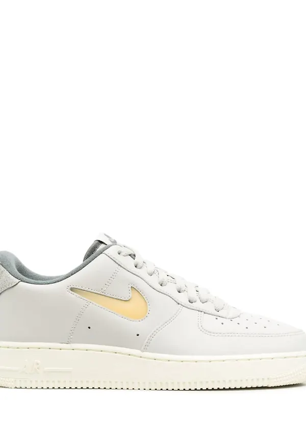 Nike låga sneakers med logotyp - Grå