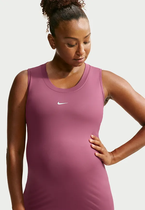 Nike (M) One