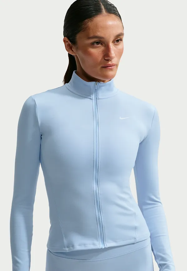 Nike One Fitted
