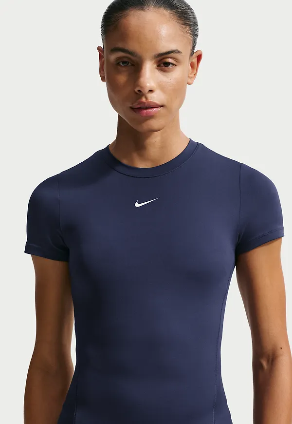 Nike One Fitted
