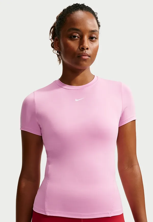 Nike One Fitted