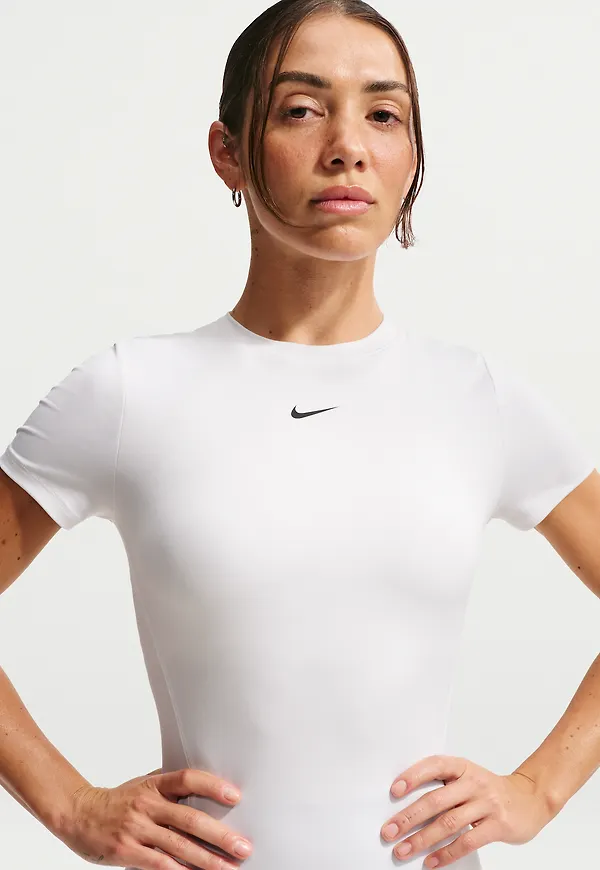 Nike One Fitted