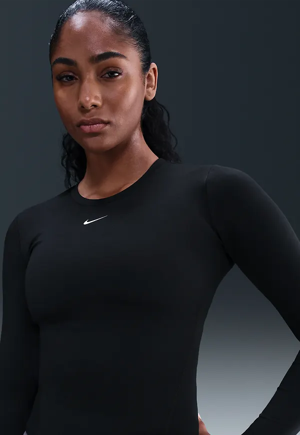 Nike One Fitted