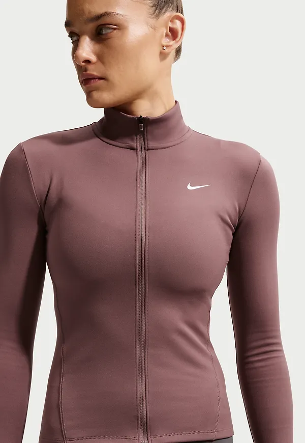 Nike One Fitted