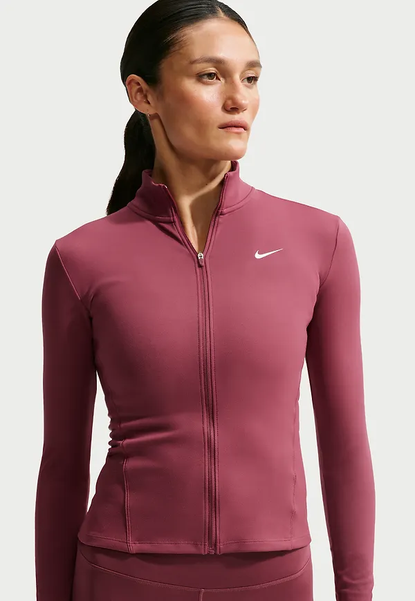 Nike One Fitted
