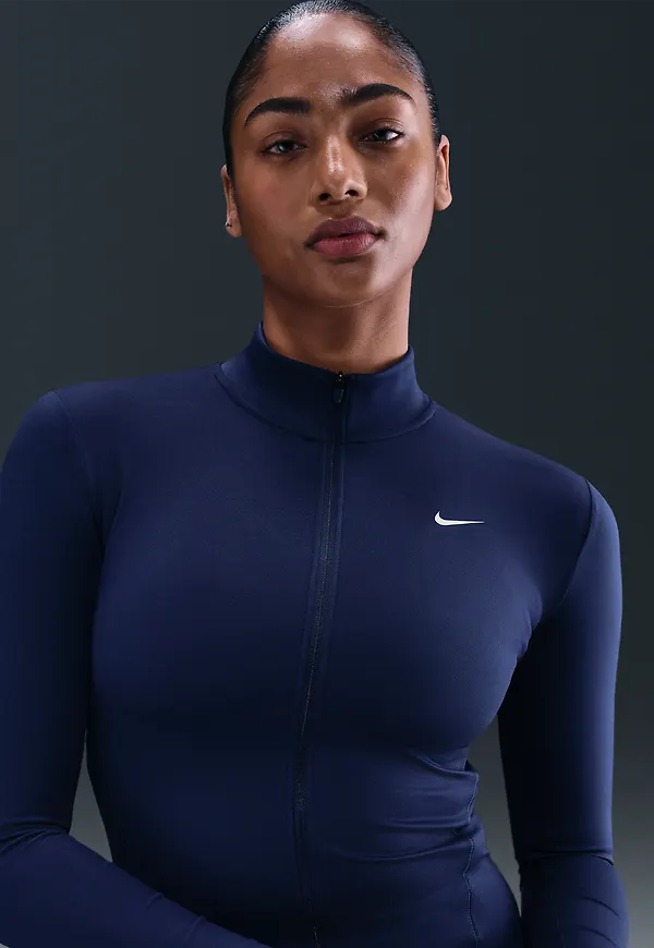 Nike One Fitted