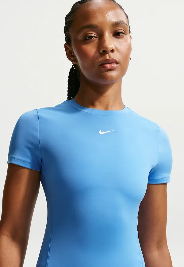 Nike One Fitted