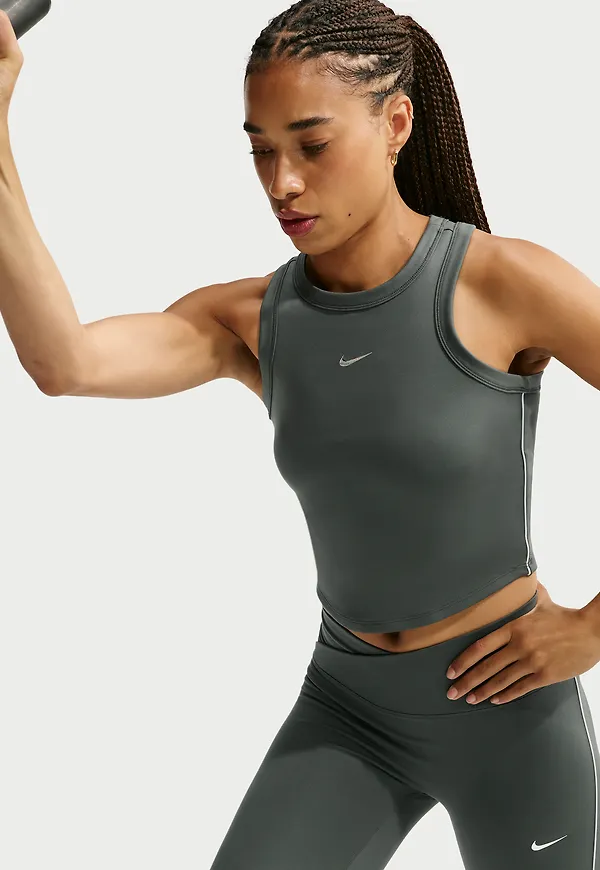 Nike One Fitted