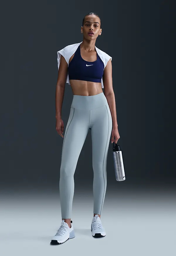 Nike One Fitted