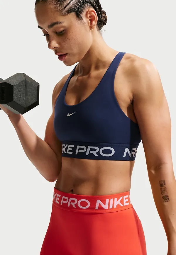 Nike Pro 365
