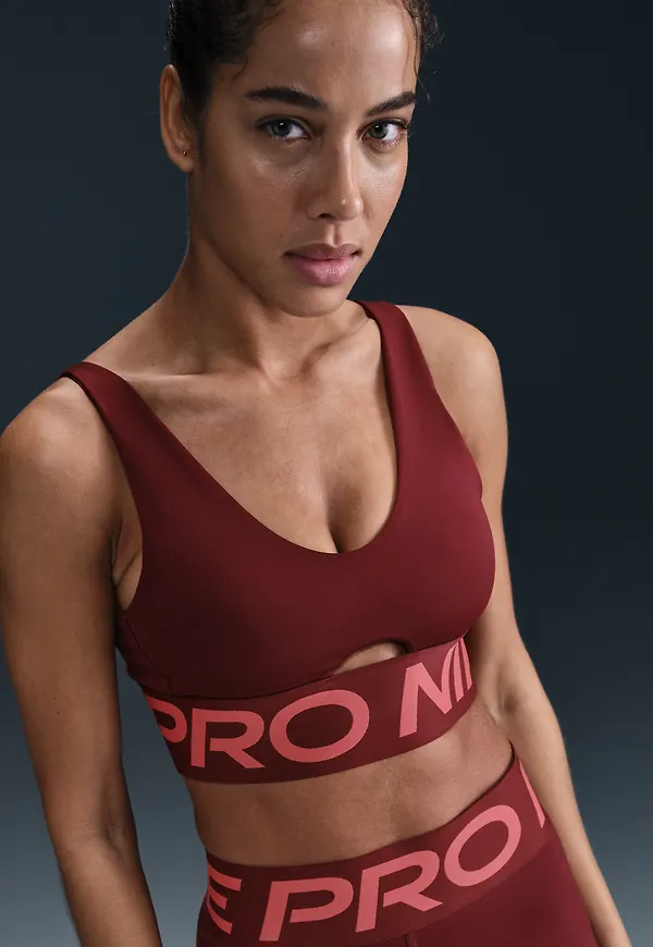 Nike Pro Indy Plunge